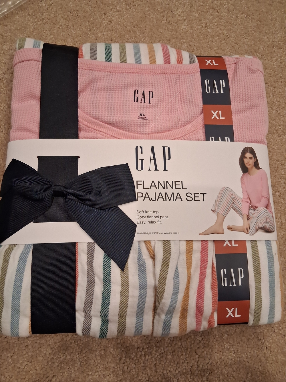 GAP Pink Flannel Pajama Set with Multicolor Striped Pants - XL